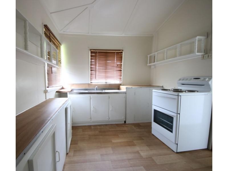 27 TENTH STREET, Home Hill QLD 4806