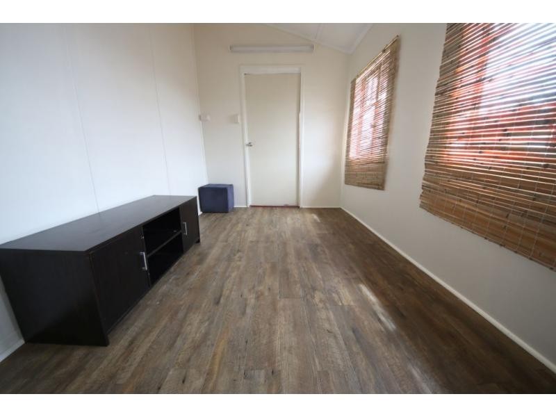 27 TENTH STREET, Home Hill QLD 4806