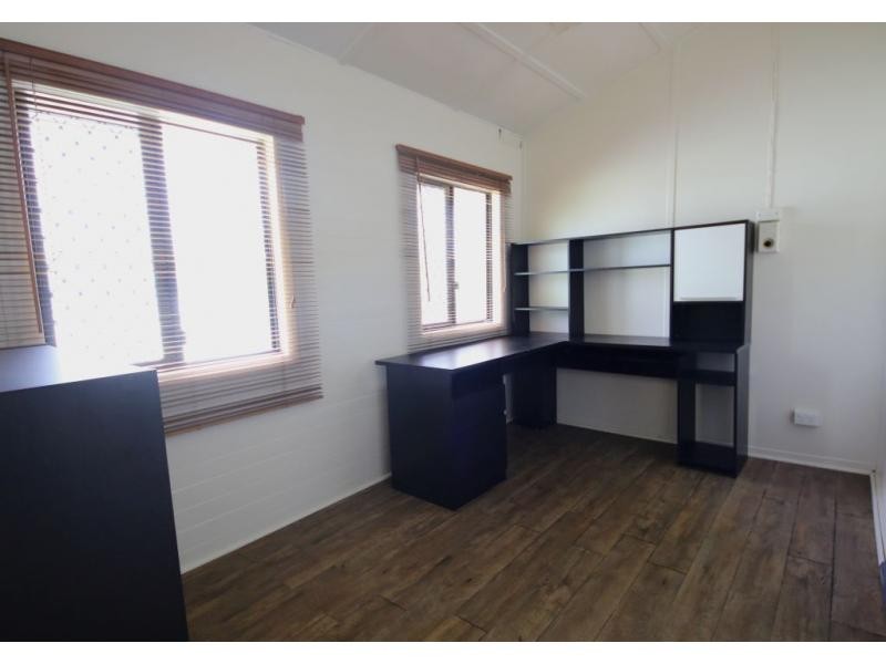 27 TENTH STREET, Home Hill QLD 4806