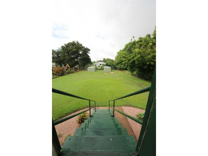 27 TENTH STREET, Home Hill QLD 4806
