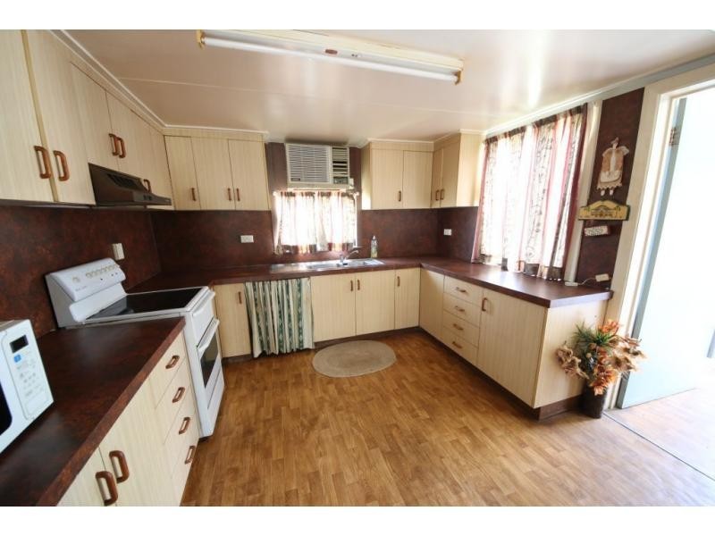 42 FIFTH AVENUE, Home Hill QLD 4806