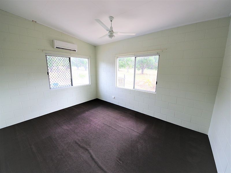 35 JUANITA DRIVE, Mount Kelly QLD 4807