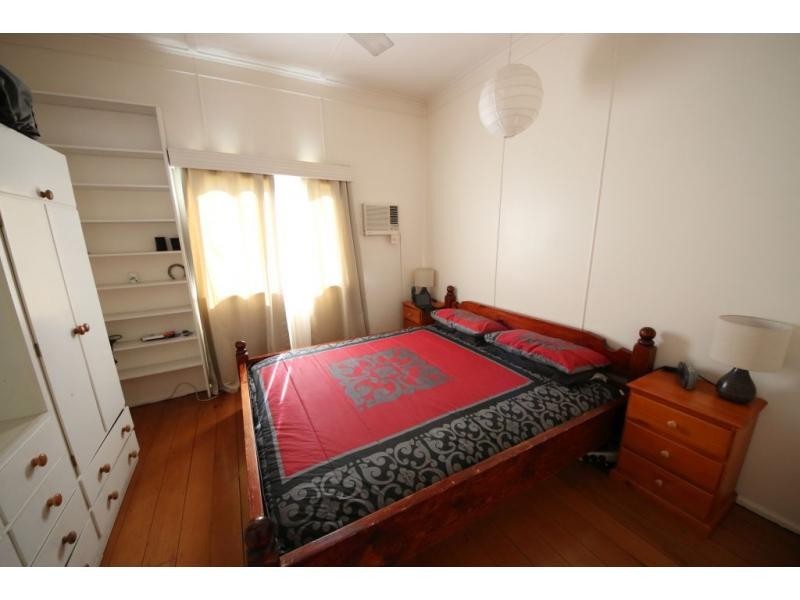 1 Seventh Street, Home Hill QLD 4806