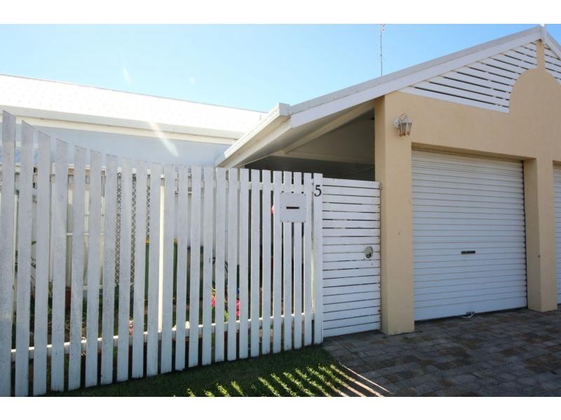 5/136 EDWARDS STREET, Ayr QLD 4807