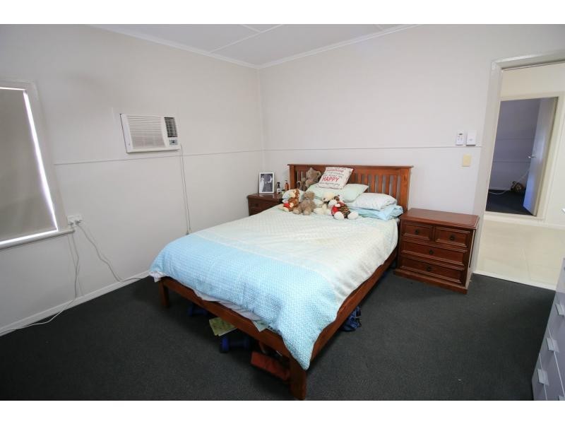 11 GREEN STREET, Brandon QLD 4808