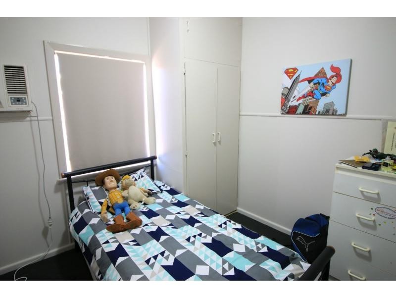 11 GREEN STREET, Brandon QLD 4808