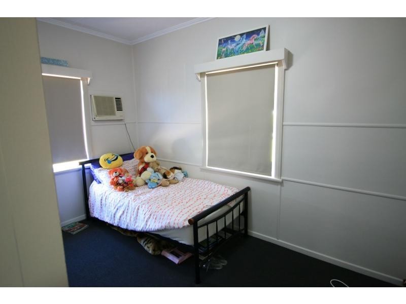 11 GREEN STREET, Brandon QLD 4808