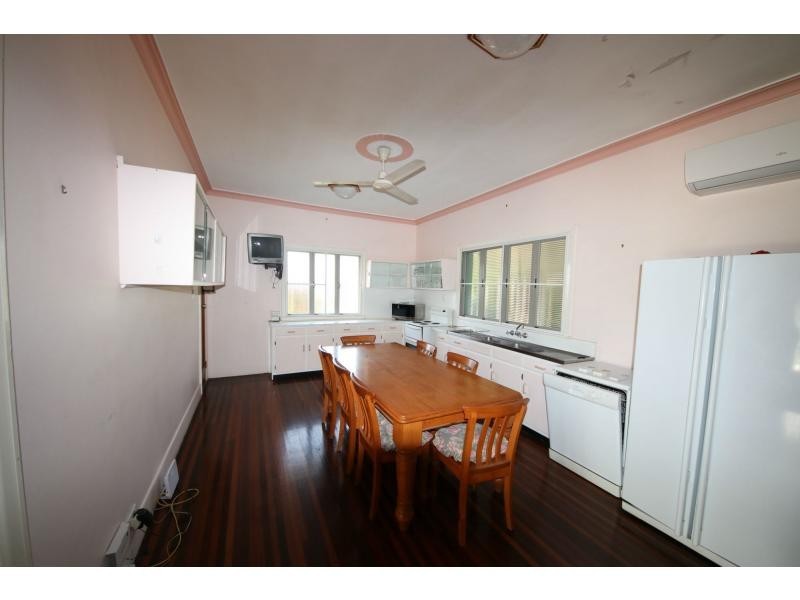 8 TURNBULL Road, Home Hill QLD 4806