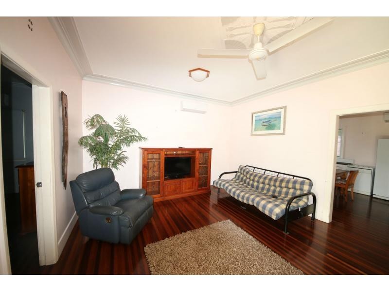 8 TURNBULL Road, Home Hill QLD 4806