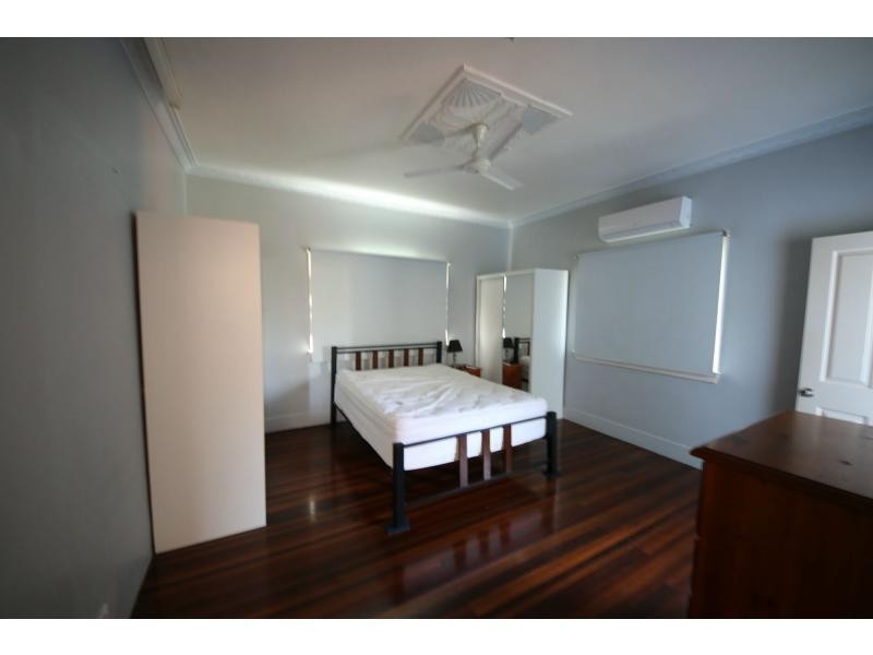 8 TURNBULL Road, Home Hill QLD 4806