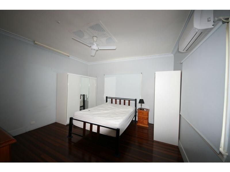 8 TURNBULL Road, Home Hill QLD 4806