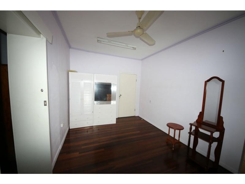 8 TURNBULL Road, Home Hill QLD 4806