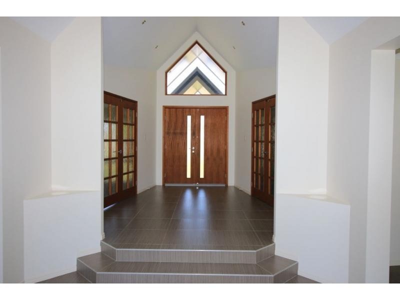 6 CASPIAN Court, Kelso QLD 4815