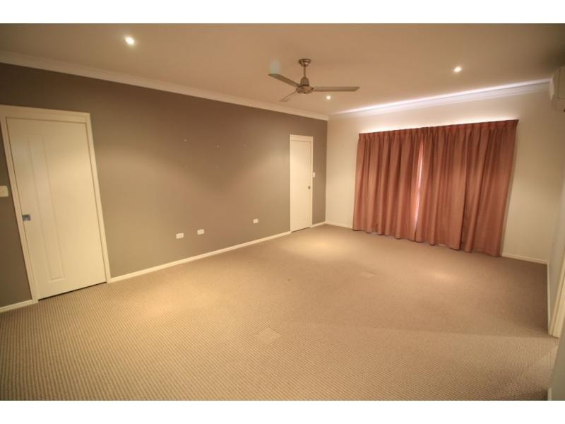 6 CASPIAN Court, Kelso QLD 4815