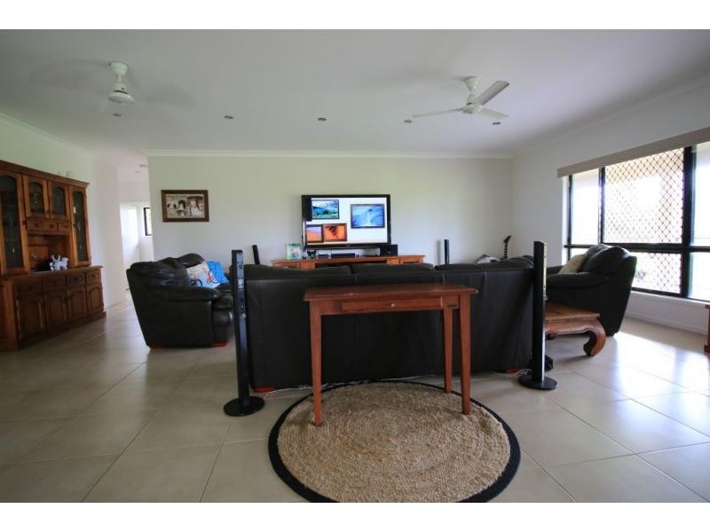 47A BOWLING Green, Brandon QLD 4808