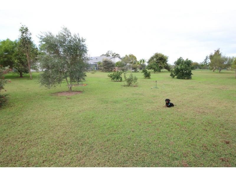 47A BOWLING Green, Brandon QLD 4808