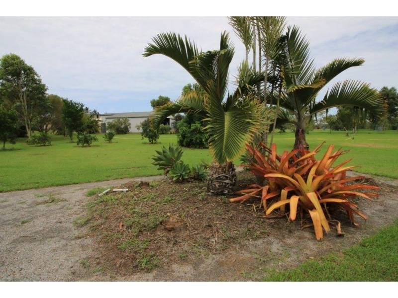 47A BOWLING Green, Brandon QLD 4808