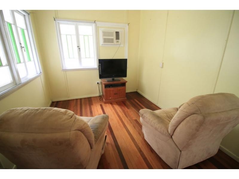 32 TENTH Street, Home Hill QLD 4806