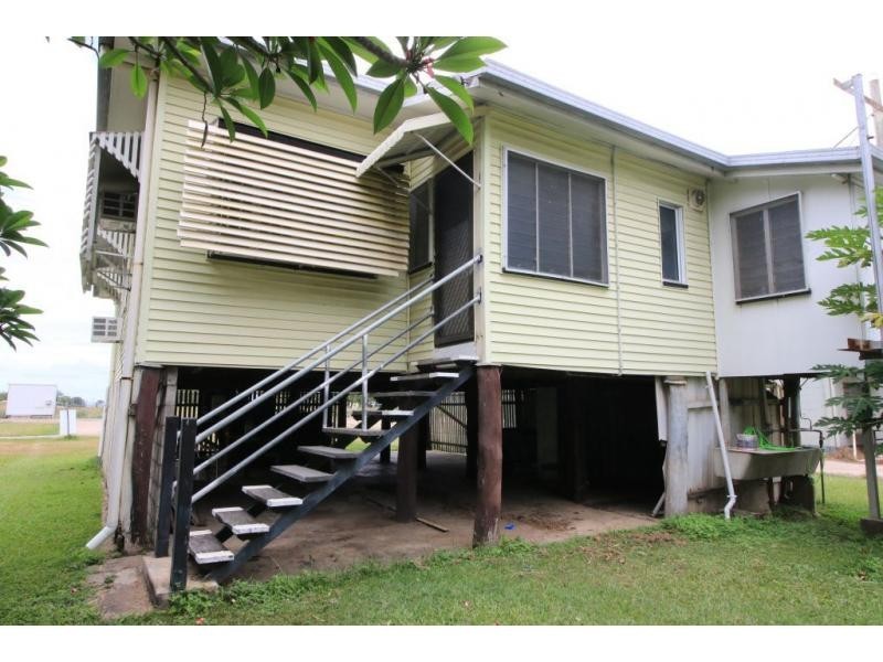 32 TENTH Street, Home Hill QLD 4806