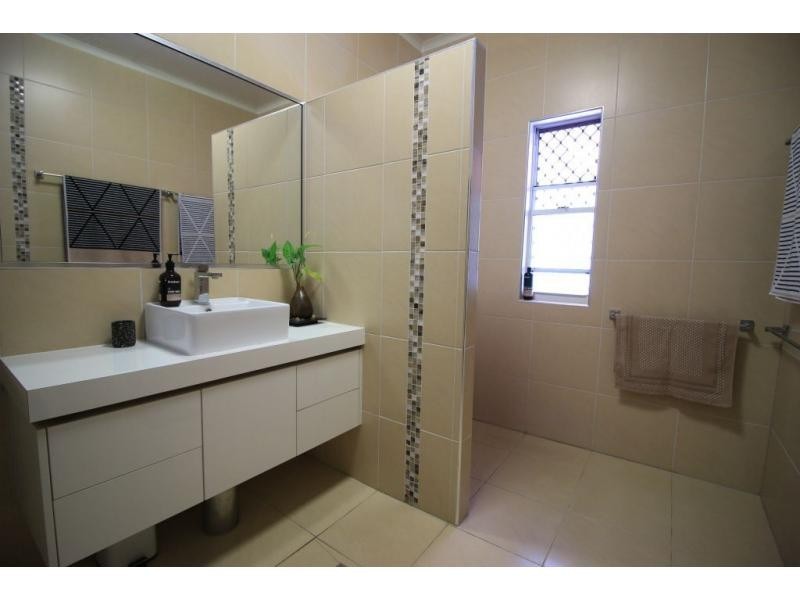 8 ROSS Street, Ayr QLD 4807