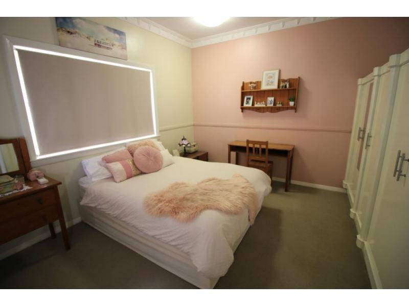8 ROSS Street, Ayr QLD 4807