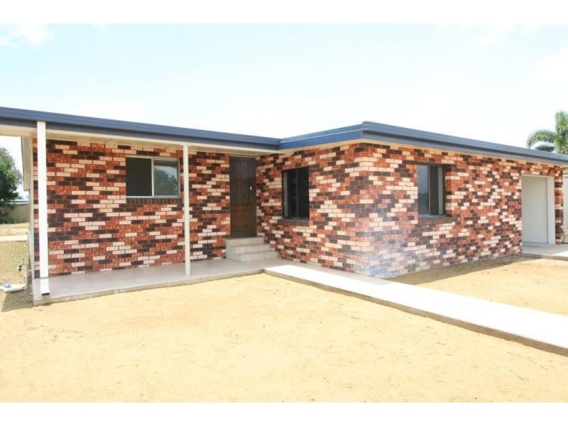 8 ELEVENTH Avenue, Home Hill QLD 4806