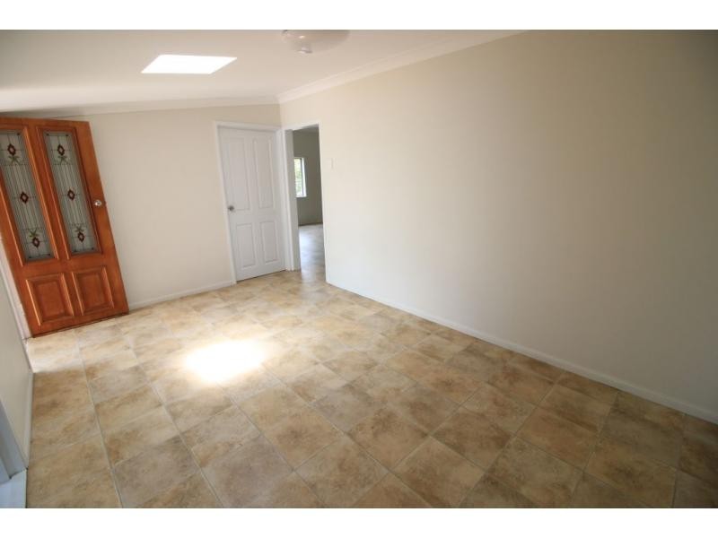 8 ELEVENTH Avenue, Home Hill QLD 4806