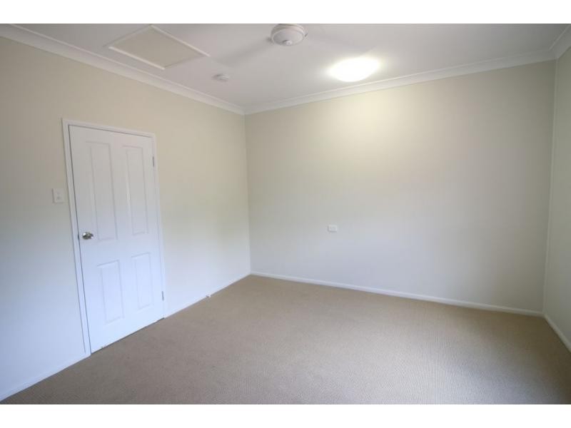 8 ELEVENTH Avenue, Home Hill QLD 4806