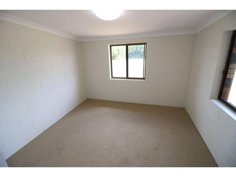 8 ELEVENTH Avenue, Home Hill QLD 4806