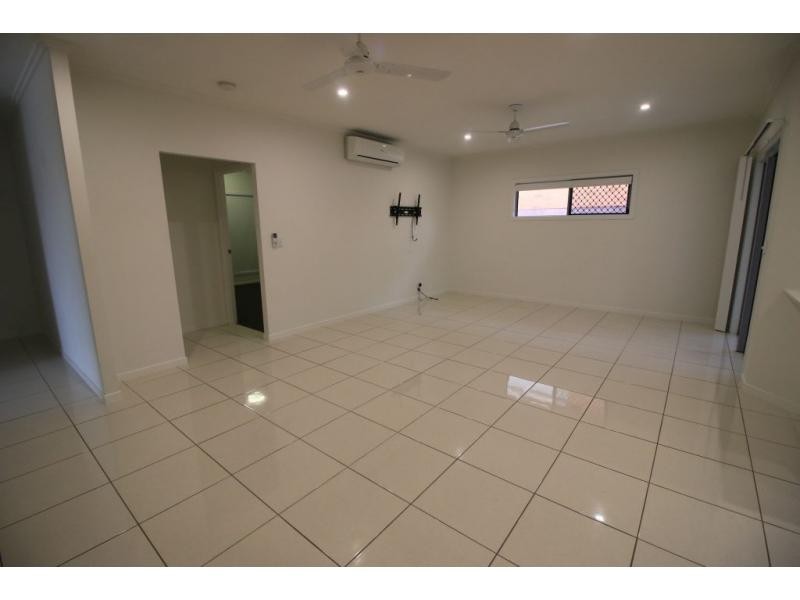 1 & 2 / 67-69 NINTH Avenue, Home Hill QLD 4806