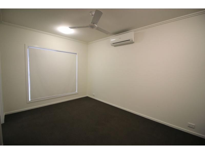 1  67-69 NINTH Avenue, Home Hill QLD 4806