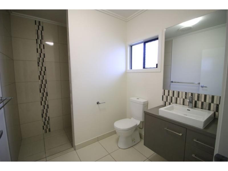 1  67-69 NINTH Avenue, Home Hill QLD 4806