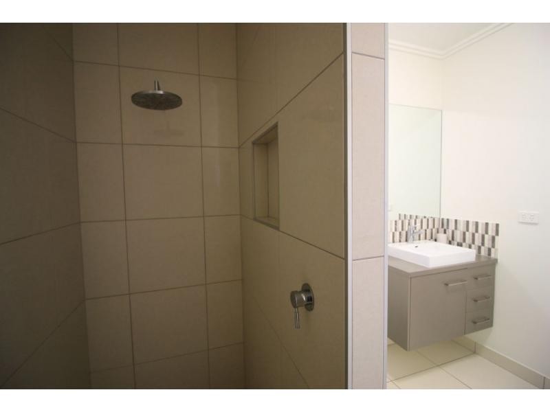 1  67-69 NINTH Avenue, Home Hill QLD 4806