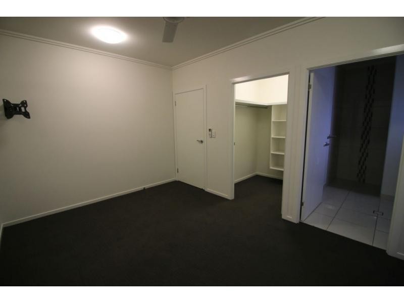 1  67-69 NINTH Avenue, Home Hill QLD 4806