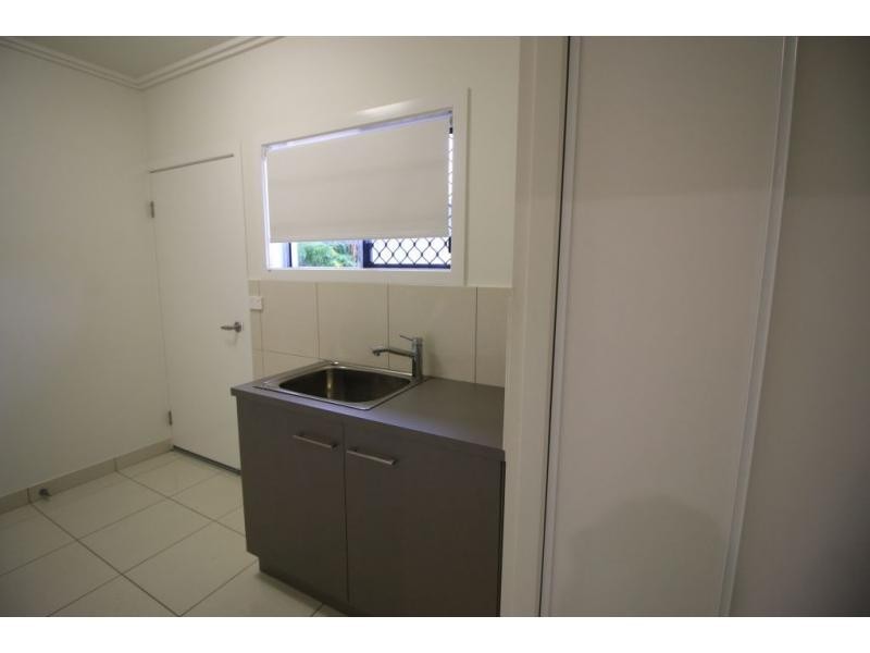 1  67-69 NINTH Avenue, Home Hill QLD 4806