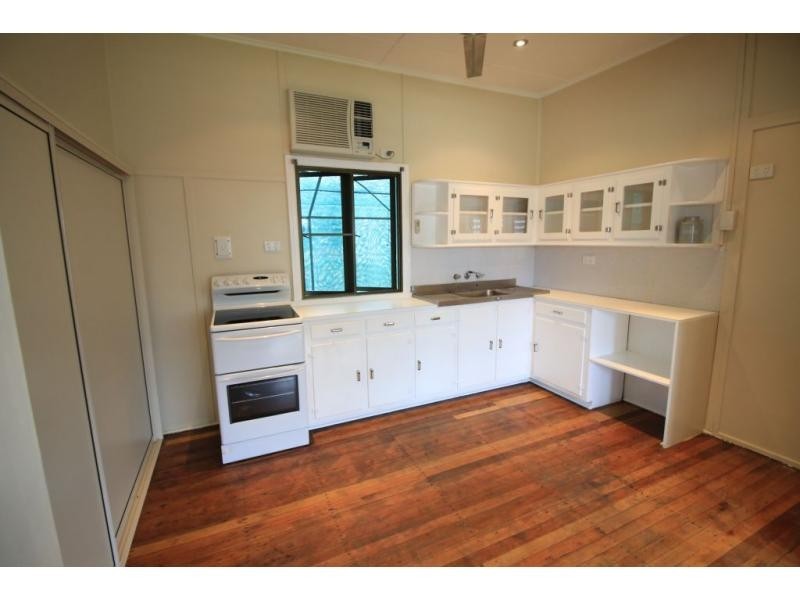 22 ELEVENTH Street, Home Hill QLD 4806