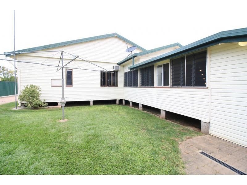 22 ELEVENTH Street, Home Hill QLD 4806