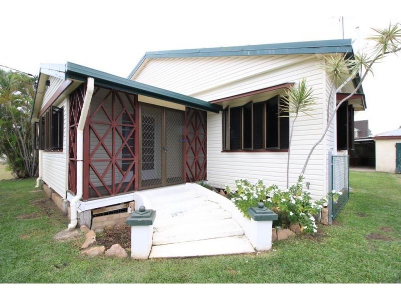 22 ELEVENTH Street, Home Hill QLD 4806