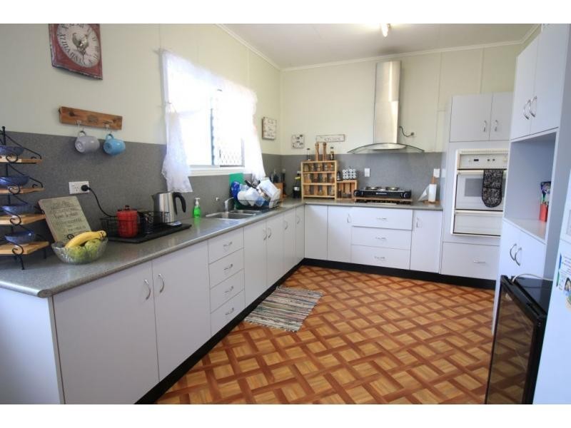 9 GREY Street, Ayr QLD 4807