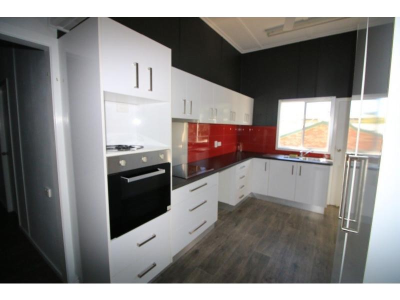 9 Seventh Avenue, Home Hill QLD 4806