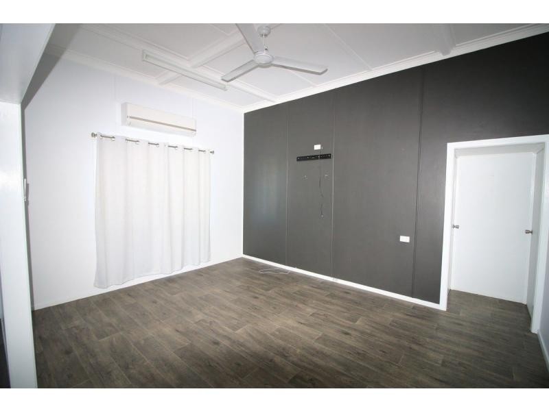 9 Seventh Avenue, Home Hill QLD 4806