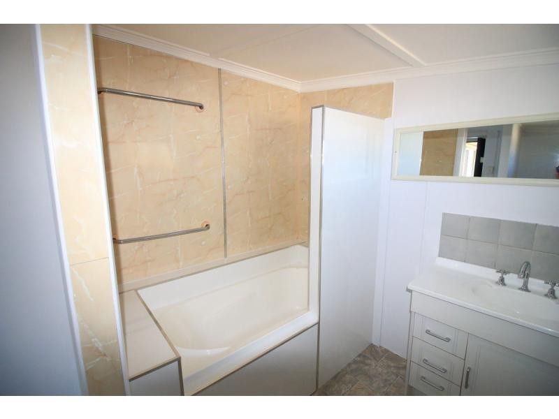 9 Seventh Avenue, Home Hill QLD 4806