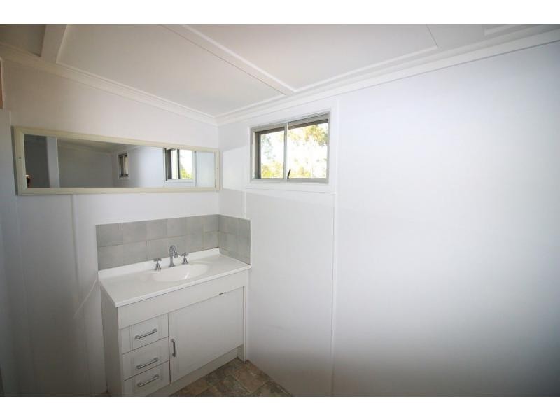 9 Seventh Avenue, Home Hill QLD 4806