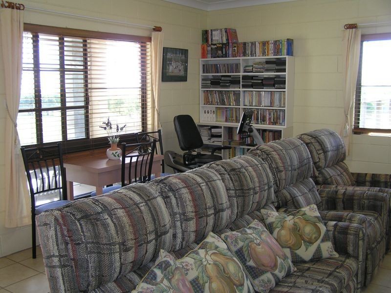 112 JUANITA Drive, Mount Kelly QLD 4807