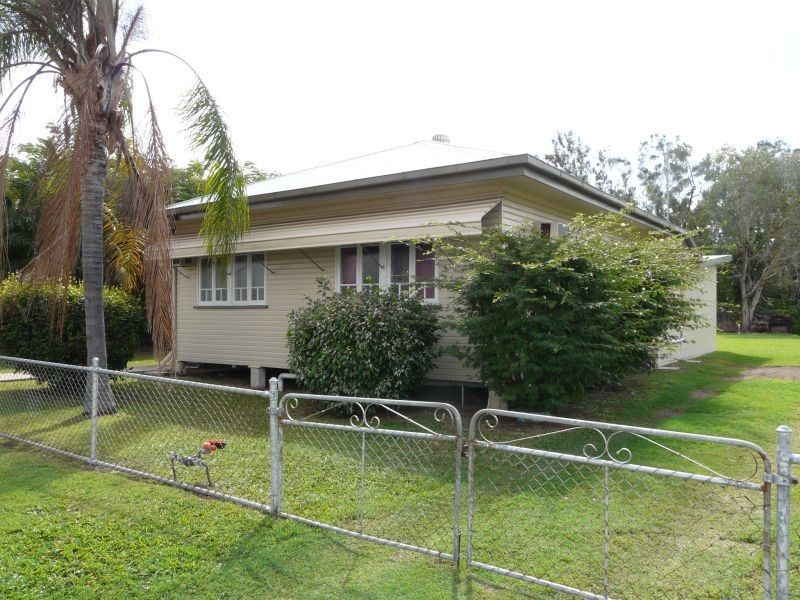 9 CARRINGTON Street, West End QLD 4810