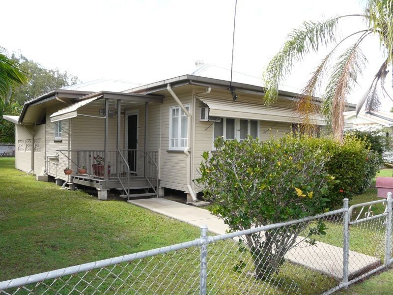 9 CARRINGTON Street, West End QLD 4810