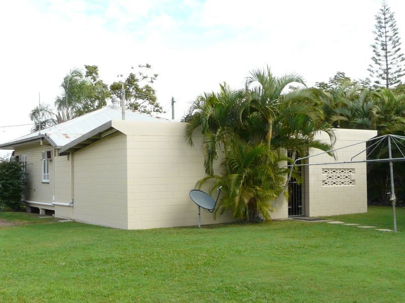 9 CARRINGTON Street, West End QLD 4810