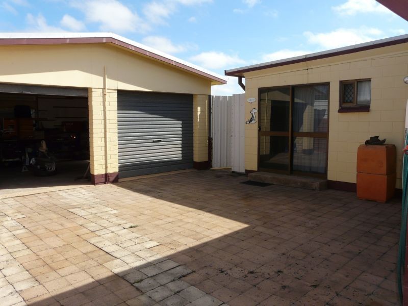 8 PACIFIC Court, Brandon QLD 4808