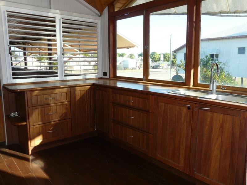 6 FIFTH Street, Home Hill QLD 4806