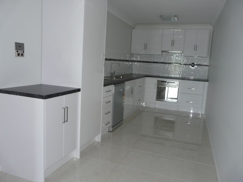 Unit 1-2/202 QUEEN Street, Ayr QLD 4807